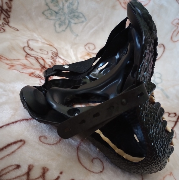 Jurassic World Indoraptor Dinosaur Mask Costume Pretend Play - Picture 9 of 10